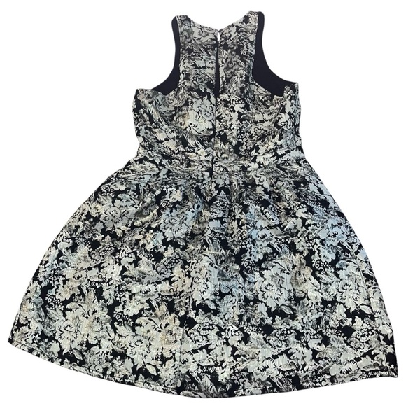 Abercrombie and Fitch brocade fit and flare dress - Picture 2 of 4